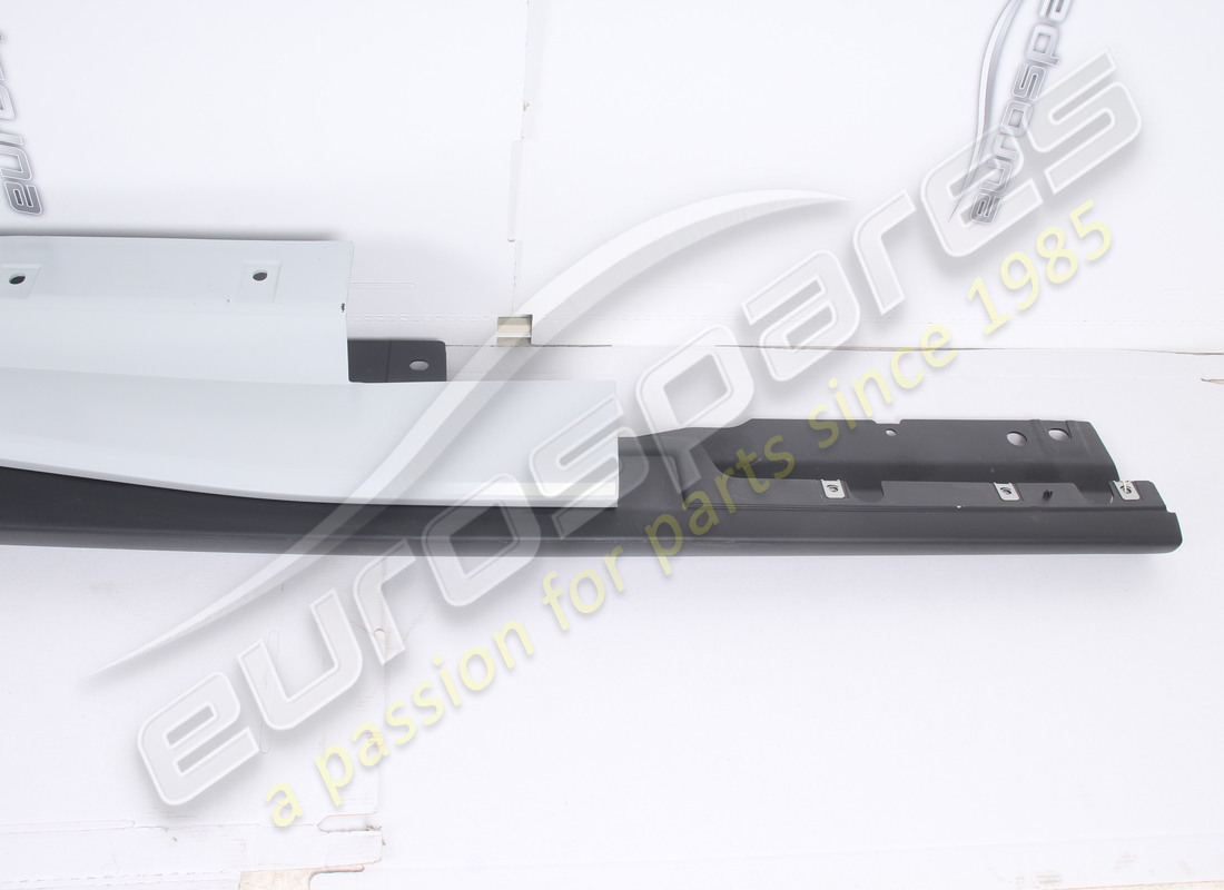 neu (sonstige) ferrari komplette rechte schwellerverkleidung. teilenummer 88826110 (3)