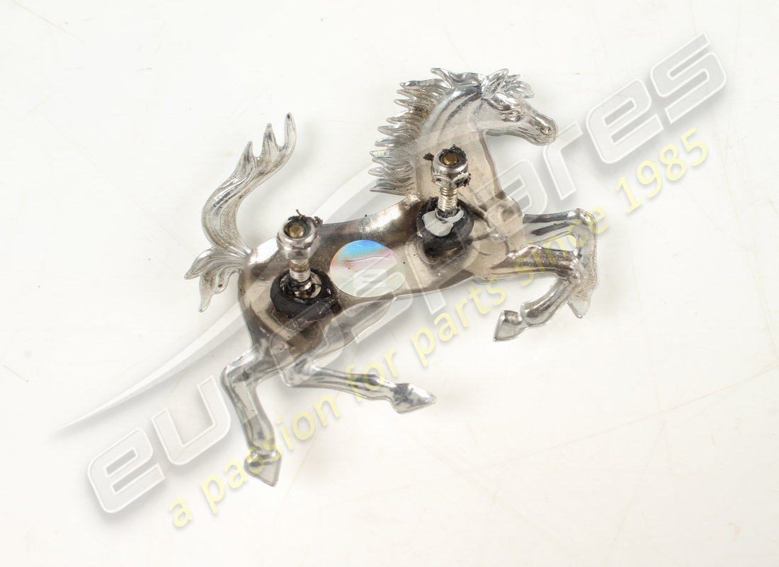 gebraucht ferrari hinteres pferdeemblem. teilenummer 63233900 (2)