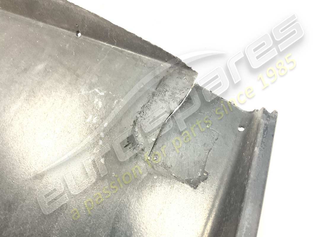 beschädigte lamborghini abdeckung, unterer stoßstange. teilenummer 400807527 (3)