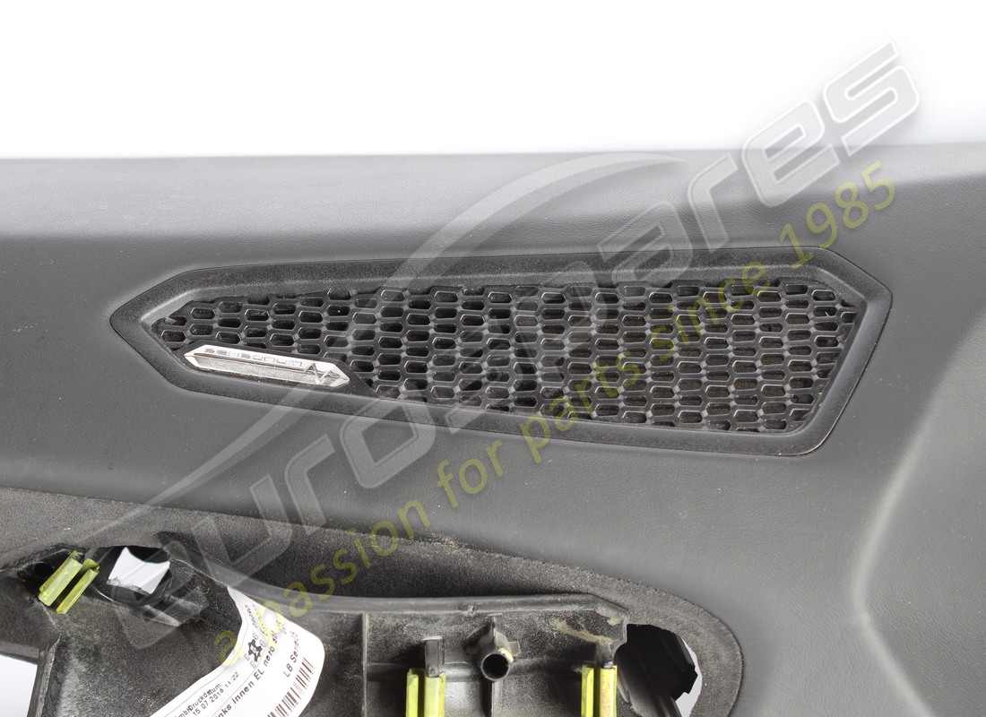 gebrauchte lamborghini türverkleidung. teilenummer 4t1867107p (2)