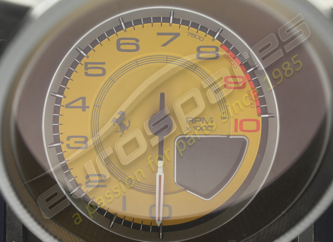 gebrauchte ferrari instrumententafel. teilenummer 274568 (2)