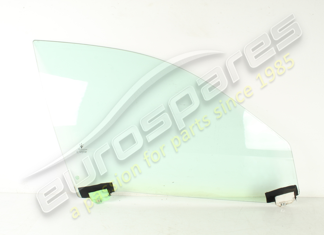 GEBRAUCHTE Maserati FENSTERSCHEIBE VORNE RECHTS. TEILENUMMER 83744300 (1)