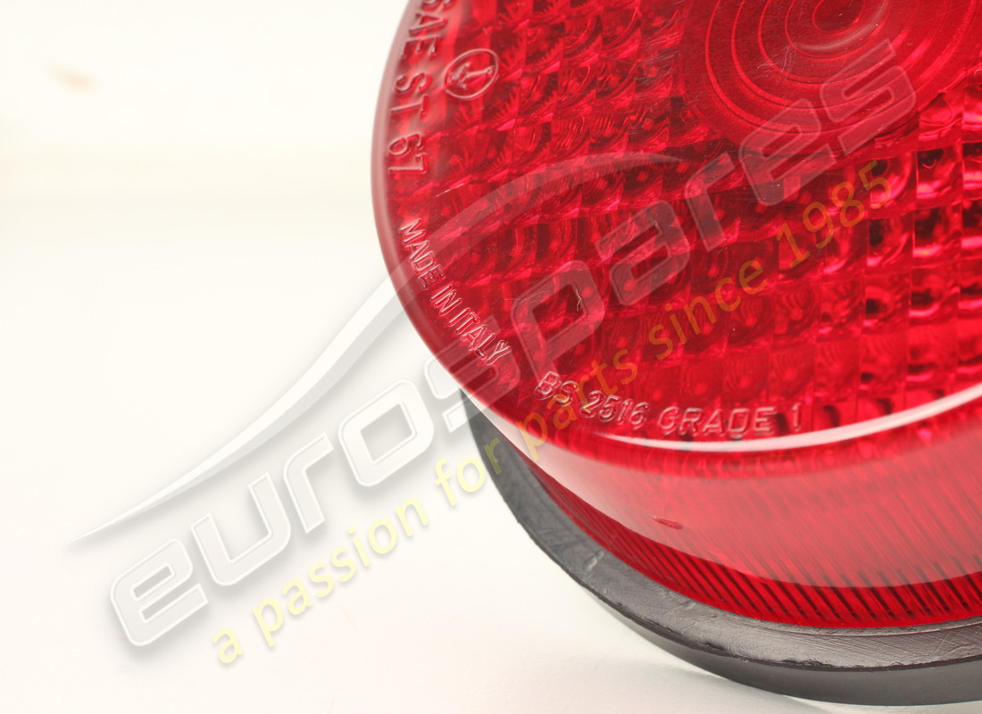 NEUE FERRARI HINTERE RÜCKLEUCHTE MIT REFLEKTOR OE. TEILENUMMER 20082301 (3) neue ferrari hintere rückleuchte mit reflektor oe. teilenummer 20082301 (3)