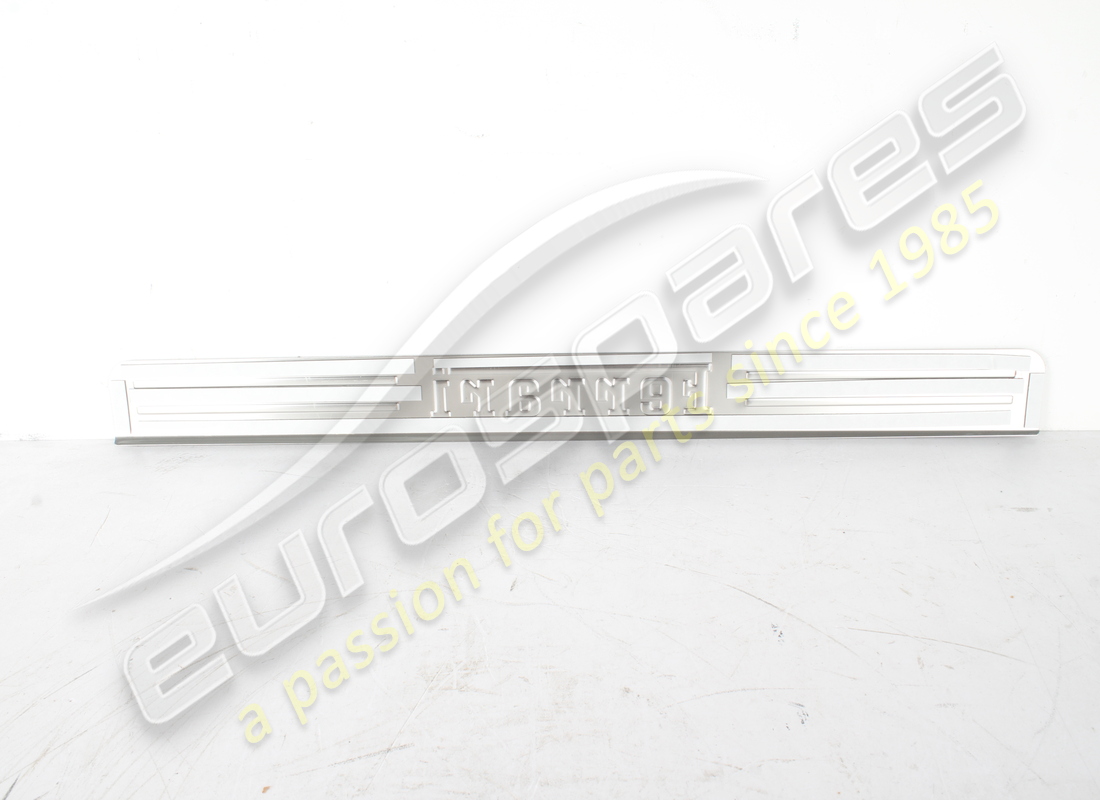 neuer ferrari rh kickplate. teilenummer 86786100 (2)