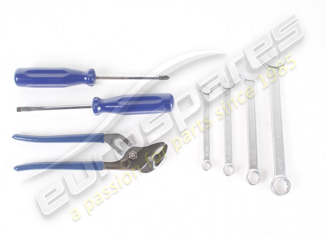 gebrauchtes werkzeugsatz maserati. teilenummer 389801003 (2)