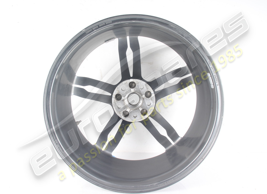 VERWENDETES FERRARI VORDERRAD. TEILENUMMER 328870 (3) verwendetes ferrari vorderrad. teilenummer 328870 (3)