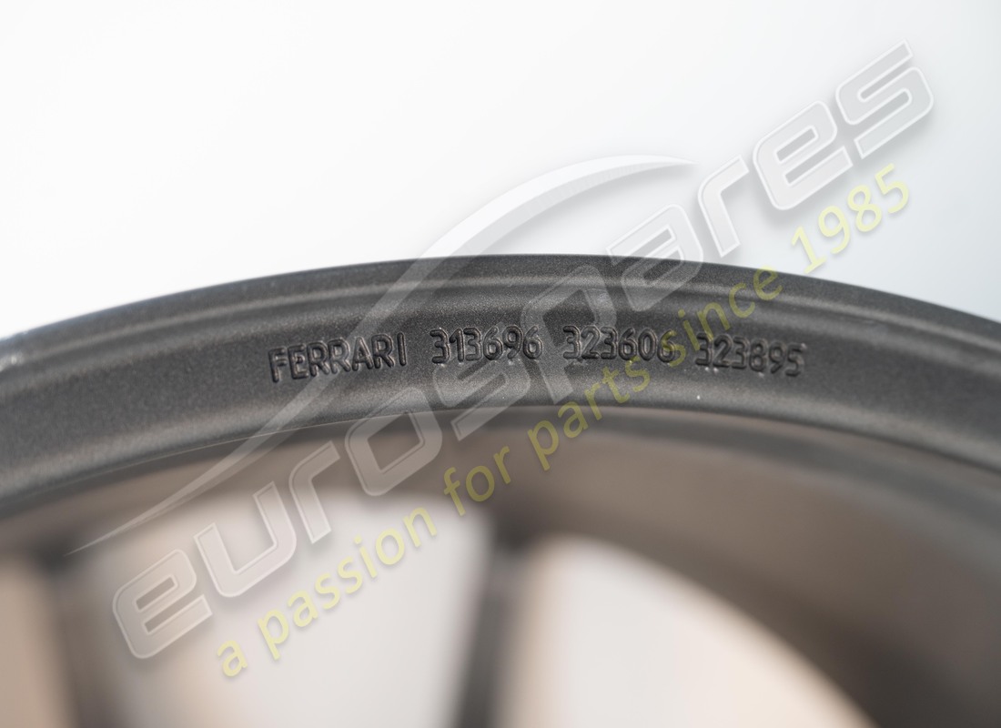 gebrauchtes ferrari hinterrad. teilenummer 313696 (4)