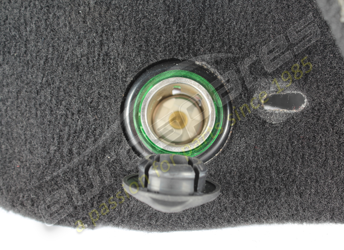 gebraucht ferrari komplette untere vordere tunnelverkleidung. teilenummer 817413 (2)