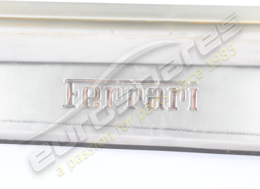 beschädigte ferrari rechte trittbrettplatte. teilenummer 68146500 (2)