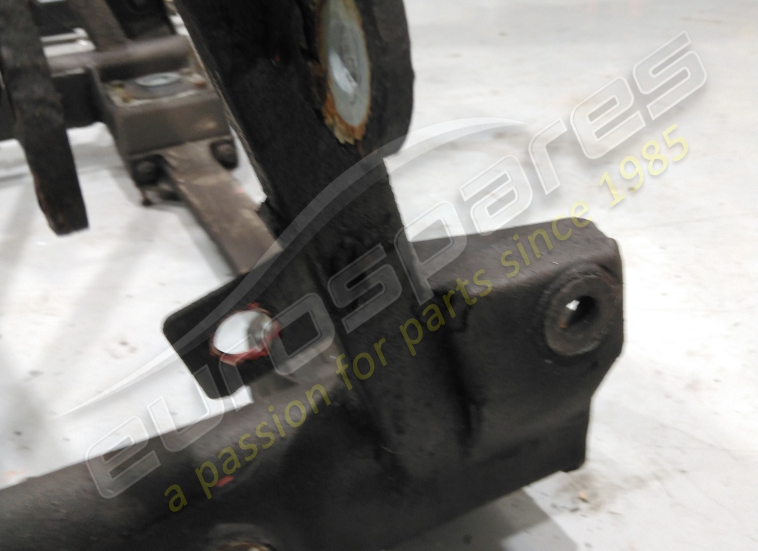beschädigter ferrari motorrahmen. teilenummer 65098600 (2)