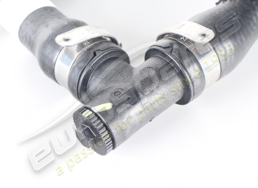 NEU MASERATI WASSERRÜCKLAUFHÜLSE VOM HEA. TEILENUMMER 670037573 (5) neu maserati wasserrücklaufhülse vom hea. teilenummer 670037573 (5)