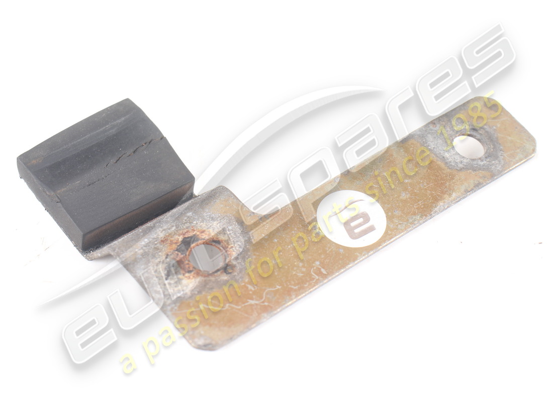 GEBRAUCHTE Maserati KOMPLETTE RECHTE HALTERUNG FÜR WASSERKÜHLER R. TEILENUMMER 384000144 (1)