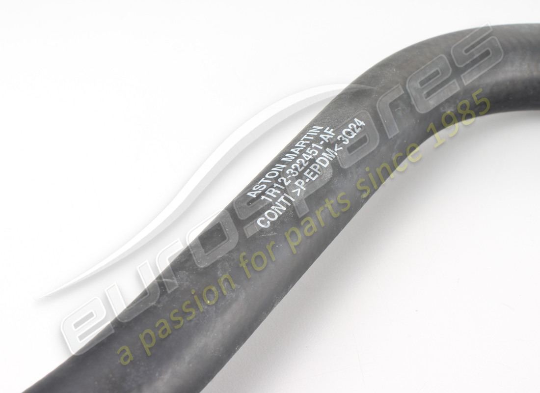 NEU ASTON MARTIN SCHLAUCH, BYPASS-ROHR ZUM AUSDEHNUNGSBEHÄLTER, RÜCKLAUF. TEILENUMMER 1R12322451AF (3) neu aston martin schlauch, bypass-rohr zum ausdehnungsbehälter, rücklauf. teilenummer 1r12322451af (3)