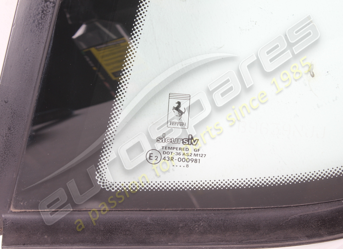 gebraucht ferrari linkes hinteres glas mit dichtung. teilenummer 65645300 (2)