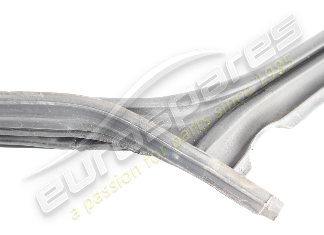 gebrauchte maserati hintere linke türdichtung. teilenummer 670030425 (2)