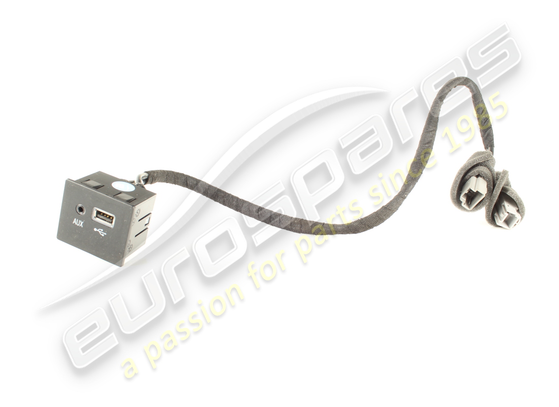 GEBRAUCHTE Maserati AUX+USB-BUCHSE IN DER ZENTRALTUNE. TEILENUMMER 670009770 (1)