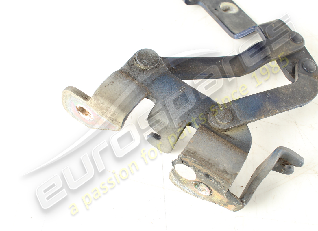gebrauchtes maserati lh vorderes deckelscharnier. teilenummer 81082700 (2)