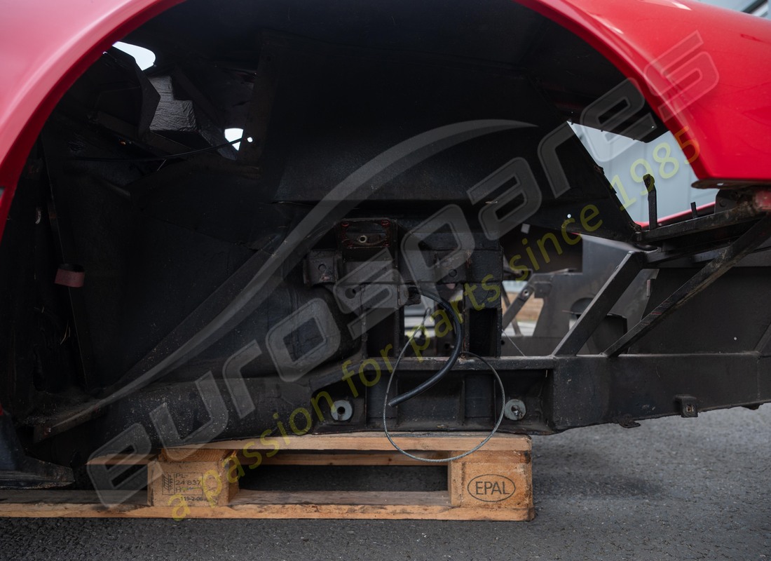GEBRAUCHTE FERRARI FRONT-END-PANEL-BAUGRUPPE. TEILENUMMER 61751200 (7) gebrauchte ferrari front-end-panel-baugruppe. teilenummer 61751200 (7)