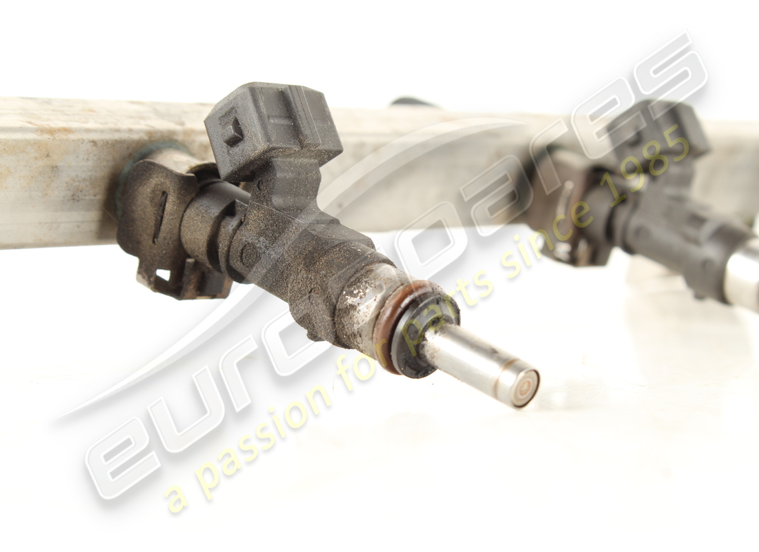 GEBRAUCHTE MASERATI KRAFTSTOFFLEITUNG MIT INJEKTOREN. TEILENUMMER 215337 (2) gebrauchte maserati kraftstoffleitung mit injektoren. teilenummer 215337 (2)