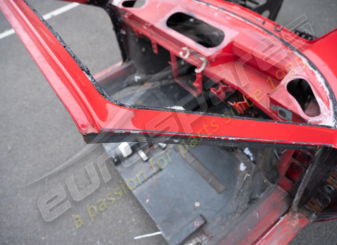 GEBRAUCHTE FERRARI FRONT-END-PANEL-BAUGRUPPE. TEILENUMMER 61751200 (12) gebrauchte ferrari front-end-panel-baugruppe. teilenummer 61751200 (12)