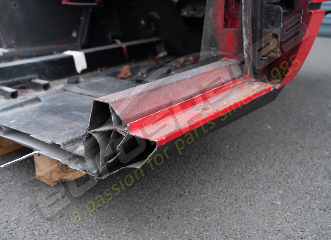 GEBRAUCHTE FERRARI FRONT-END-PANEL-BAUGRUPPE. TEILENUMMER 61751200 (10) gebrauchte ferrari front-end-panel-baugruppe. teilenummer 61751200 (10)