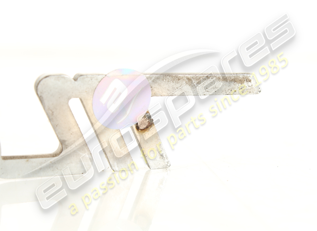 VERWENDET MASERATI FIRMENCODE AN DER HINTEREN TÜR. TEILENUMMER 386100132 (3) verwendet maserati firmencode an der hinteren tür. teilenummer 386100132 (3)