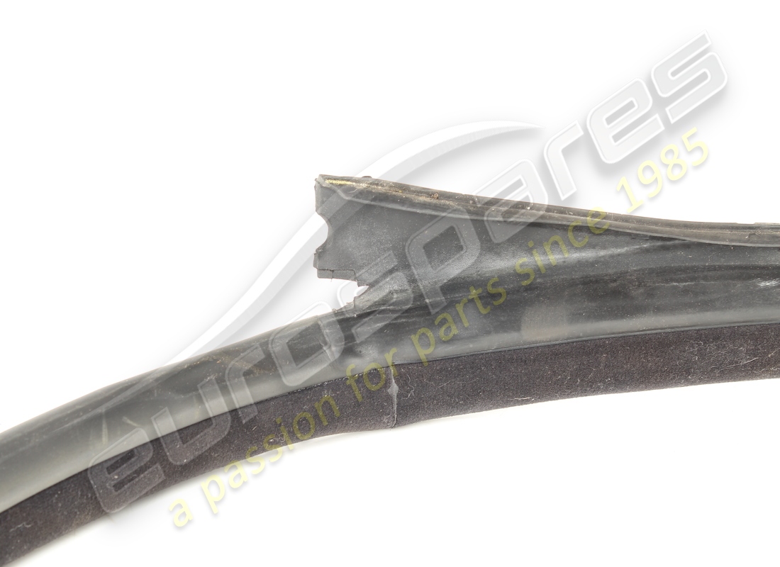 GEBRAUCHTE MASERATI GUMMIDICHTUNG FÜR LINKE TÜR. TEILENUMMER 384500159 (2) gebrauchte maserati gummidichtung für linke tür. teilenummer 384500159 (2)