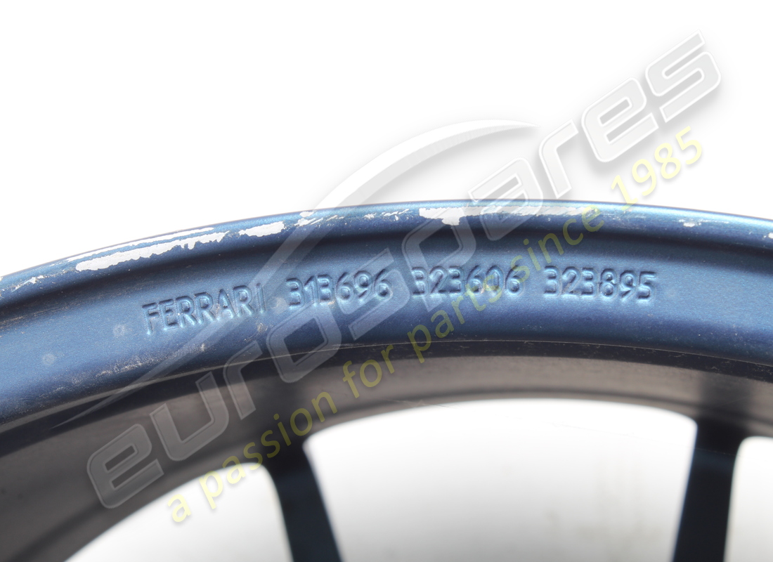 gebrauchtes ferrari hinterrad. teilenummer 323895 (8)