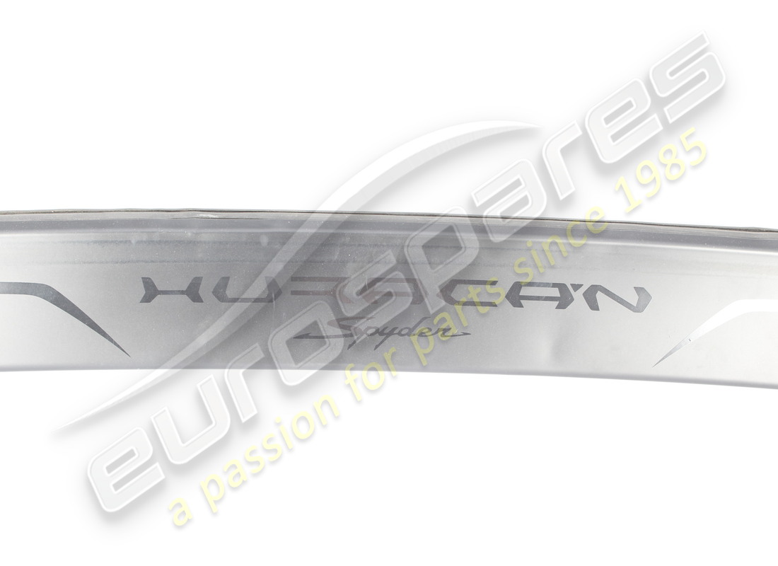 beschädigter lamborghini windschützer. teilenummer 4t7817029b (2)