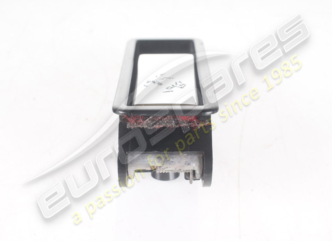 GEBRAUCHTER FERRARI INNEN-STOßSTANGENÖFFNUNGSGRIFF (GEPRÄGTES PFERDEMOTIV). TEILENUMMER 63011800 (3) gebrauchter ferrari innen-stoßstangenöffnungsgriff (geprägtes pferdemotiv). teilenummer 63011800 (3)