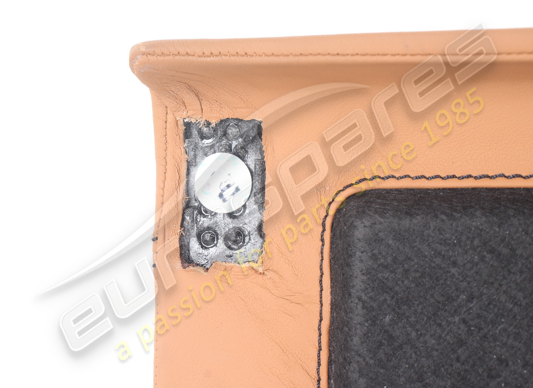 BESCHÄDIGTE FERRARI VORDERE HUTABLAGE. TEILENUMMER 88485000 (5) beschädigte ferrari vordere hutablage. teilenummer 88485000 (5)