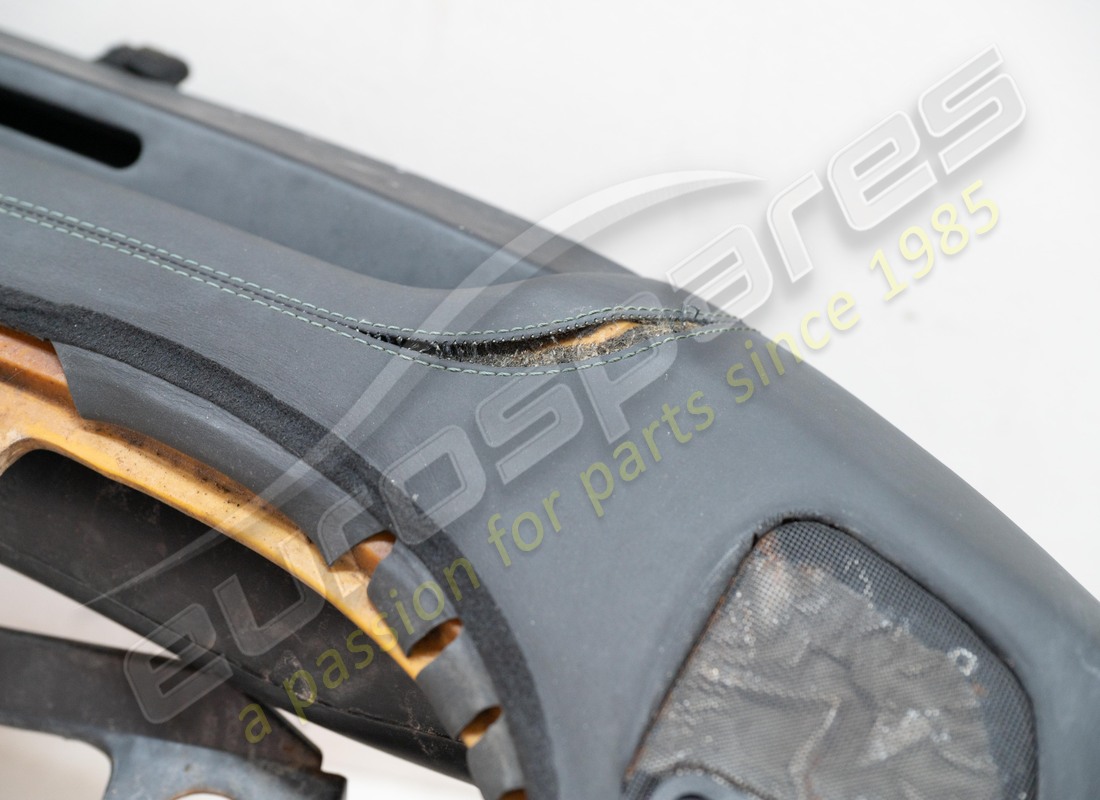 beschädigte ferrari rhd-armaturenbaugruppe in schwarz vm8500. teilenummer 65113800 (7)