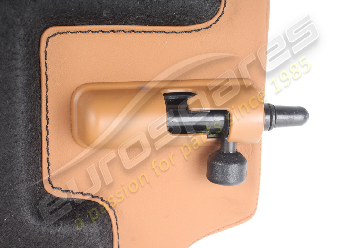 BESCHÄDIGTE FERRARI VORDERE HUTABLAGE. TEILENUMMER 88485000 (8) beschädigte ferrari vordere hutablage. teilenummer 88485000 (8)