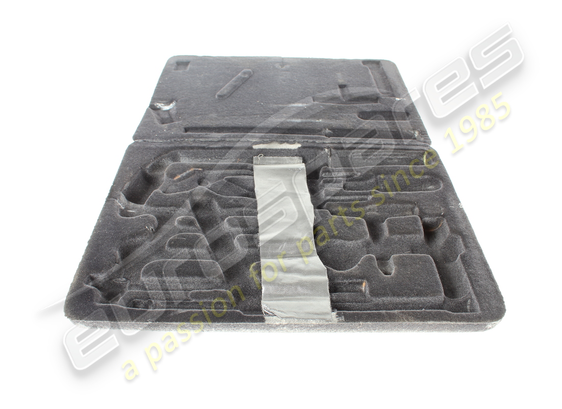 gebrauchter maserati werkzeugkoffer. teilenummer 379800309 (1)