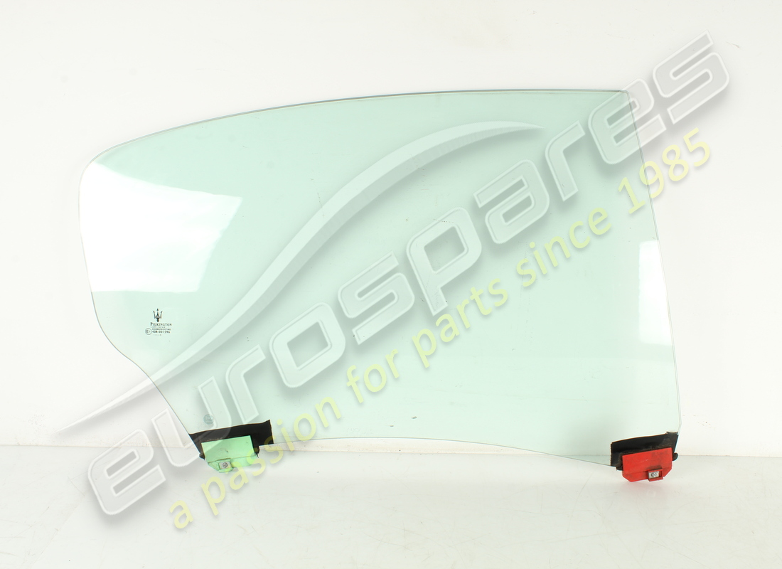 GEBRAUCHTE RECHTE HINTERE TÜRSCHEIBE Maserati TEILENUMMER 83744700 (1)