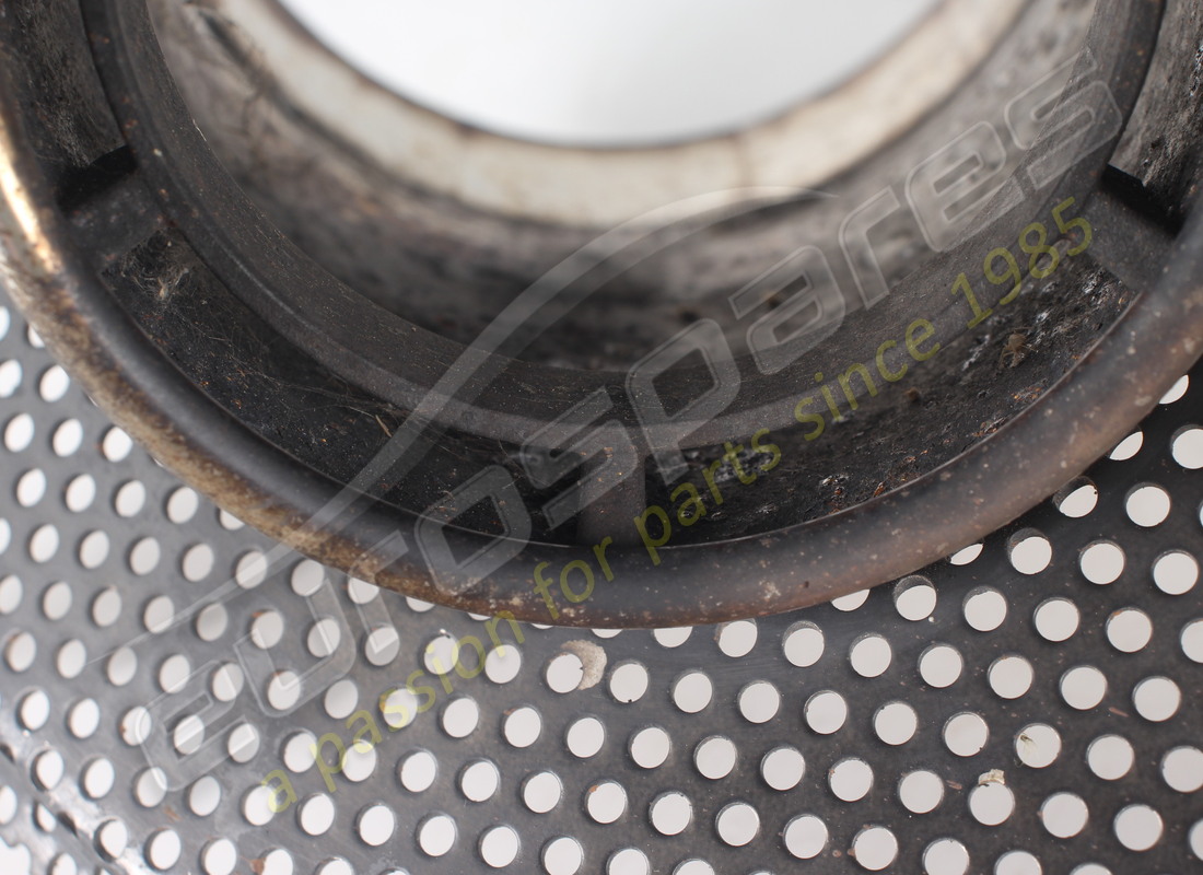 GEBRAUCHTE FERRARI RECHTE AUSPUFF-ENDROHRSPITZE. TEILENUMMER 87787300 (6) gebrauchte ferrari rechte auspuff-endrohrspitze. teilenummer 87787300 (6)