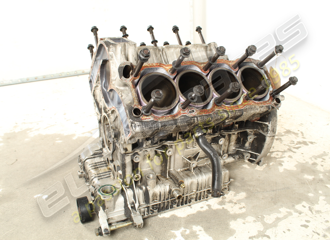 gebrauchtes maserati 8 zylindermontiertes kurbelgehäuse. teilenummer 578942201 (3)