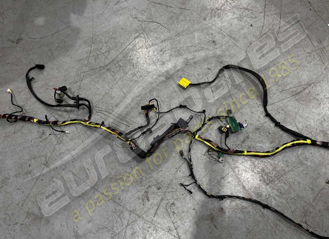 beschädigter porsche kabelsatz. teilenummer paa992019 (8)