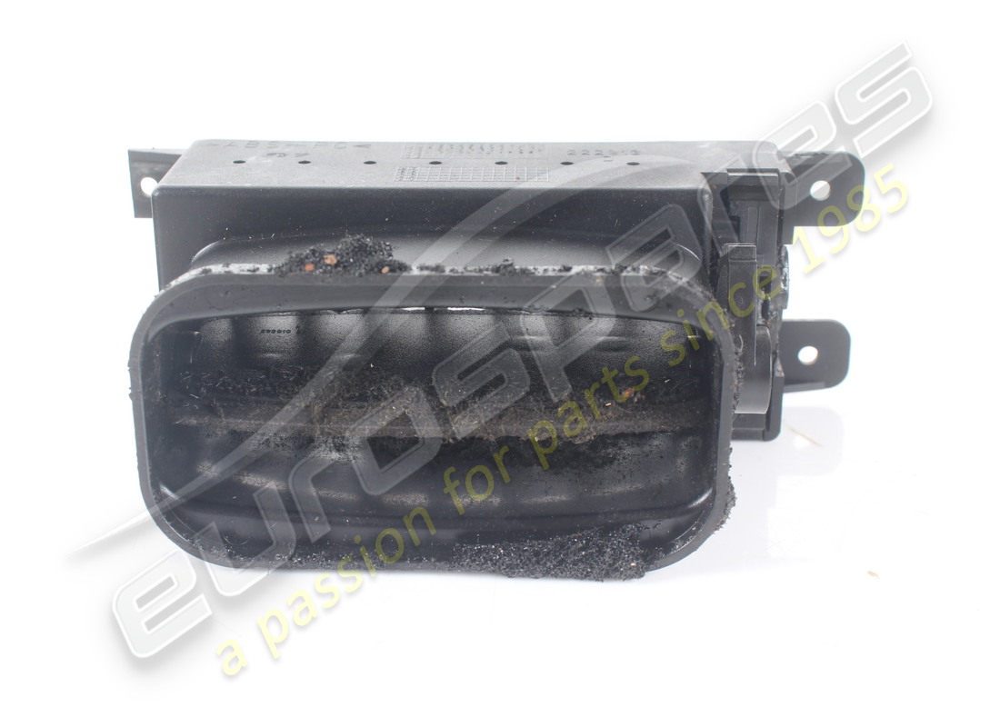 USED MASERATI RH DIFFUSER. PART NUMBER 365500014 (4) used maserati rh diffuser. part number 365500014 (4)