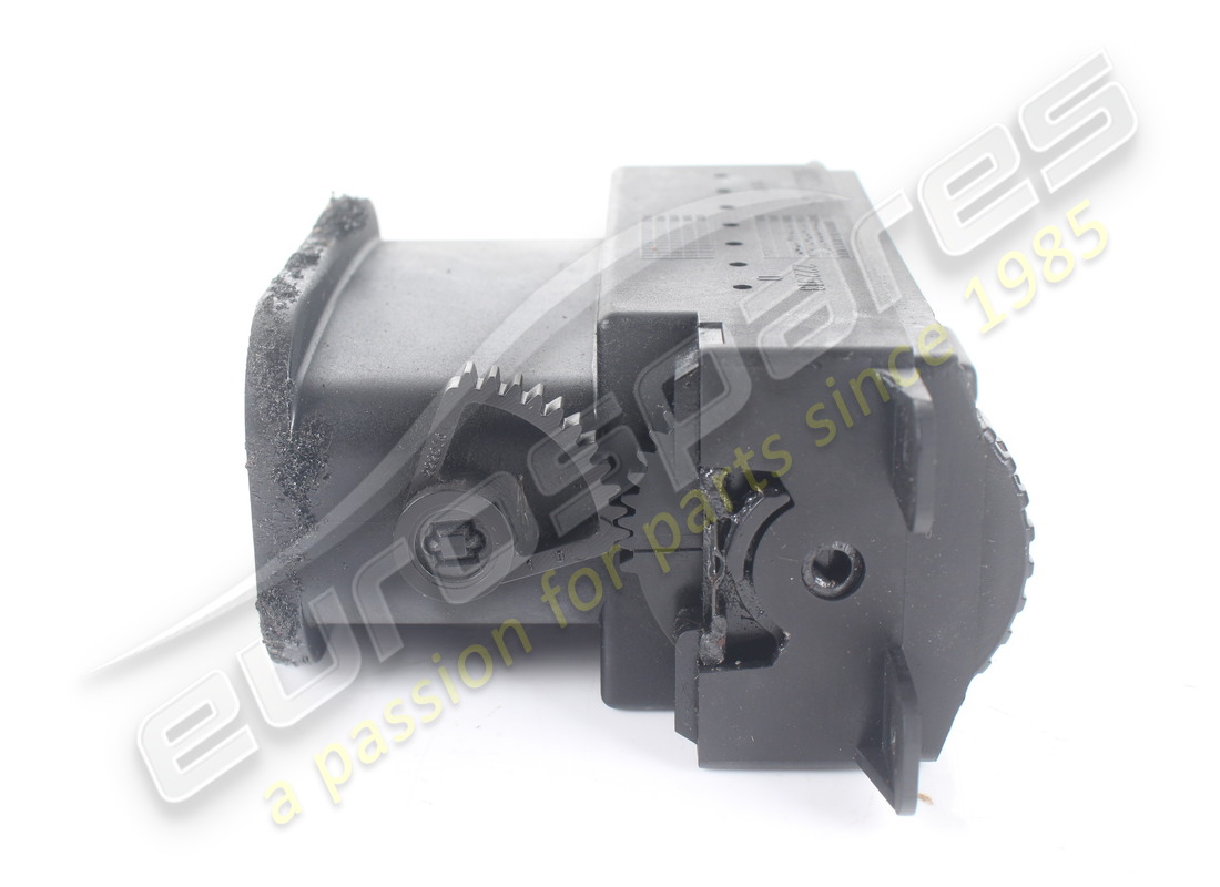 USED MASERATI RH DIFFUSER. PART NUMBER 365500014 (5) used maserati rh diffuser. part number 365500014 (5)