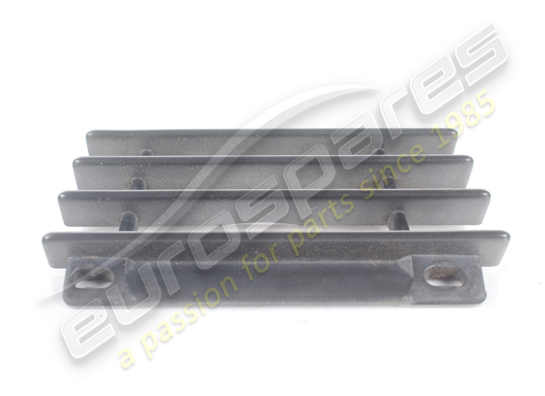 GEBRAUCHTER HINTERER HAKENGRILL MASERATI 4P90. TEILENUMMER 376300648 (2) gebrauchter hinterer hakengrill maserati 4p90. teilenummer 376300648 (2)