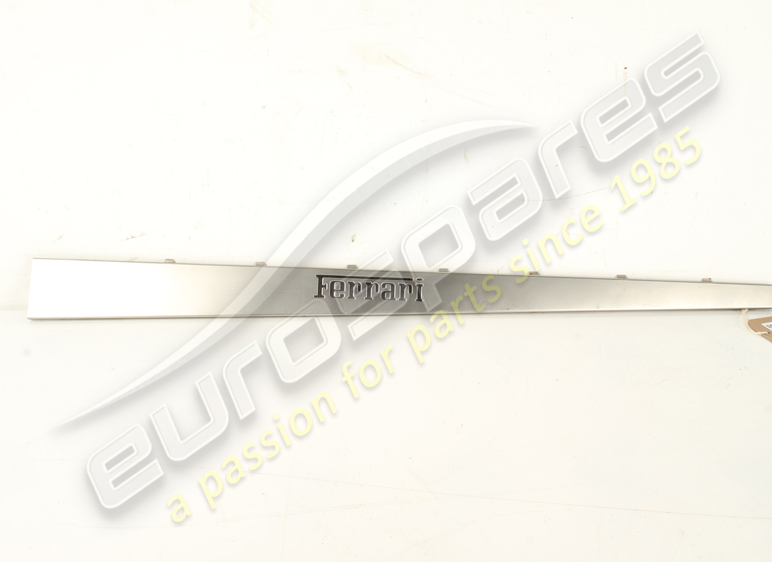 GEBRAUCHT Ferrari RH KICK PLATTENEINSATZ. TEILENUMMER 65221600 (1)