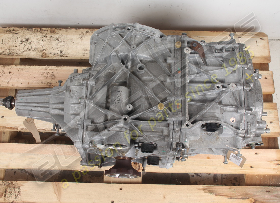 GEBRAUCHTES FERRARI KOMPLETTES DCT-GETRIEBE. TEILENUMMER 864807 (6) gebrauchtes ferrari komplettes dct-getriebe. teilenummer 864807 (6)