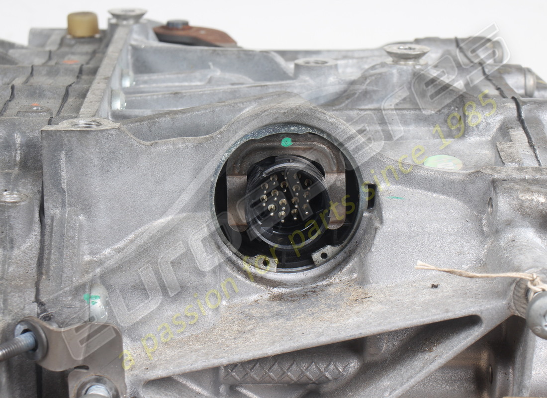 GEBRAUCHTES FERRARI KOMPLETTES DCT-GETRIEBE. TEILENUMMER 864807 (7) gebrauchtes ferrari komplettes dct-getriebe. teilenummer 864807 (7)