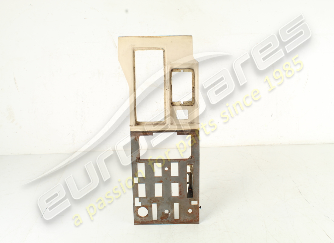 GEBRAUCHTES Ferrari VORDERES PLATTE RECHTSFAHRER. TEILENUMMER 61122400 (1)