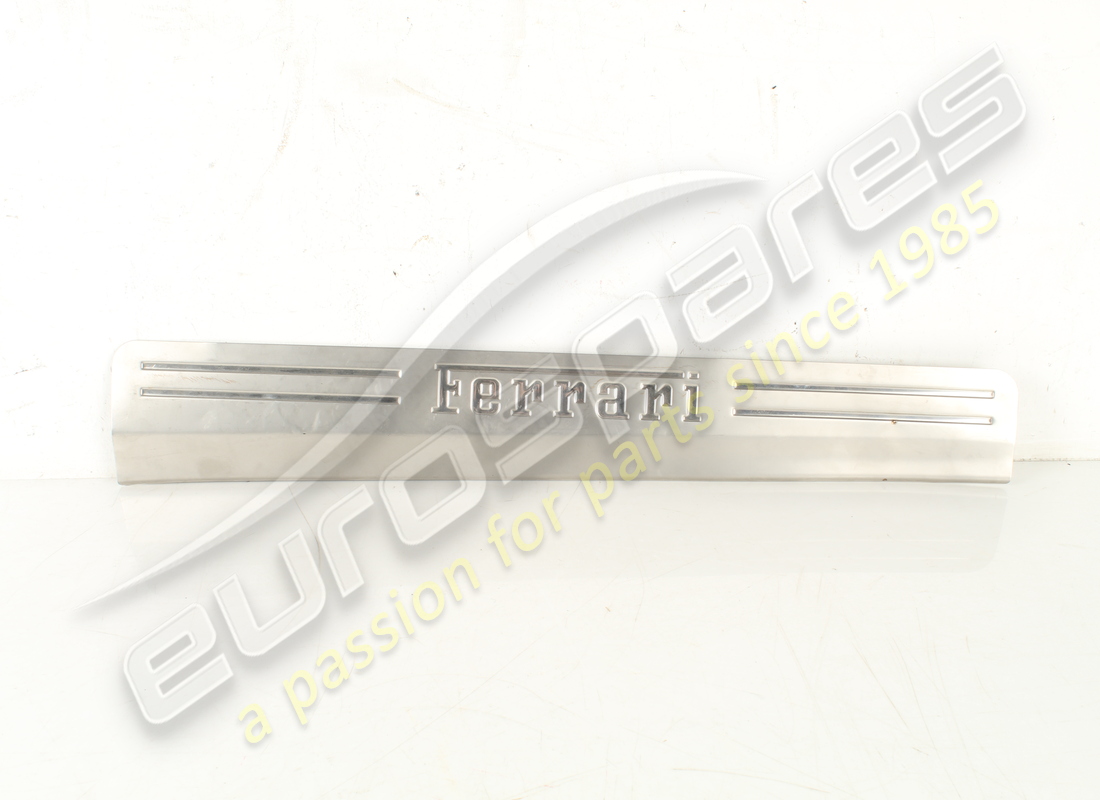 GEBRAUCHTE Ferrari LINKE KICKPLATTE. TEILENUMMER 81362300 (1)