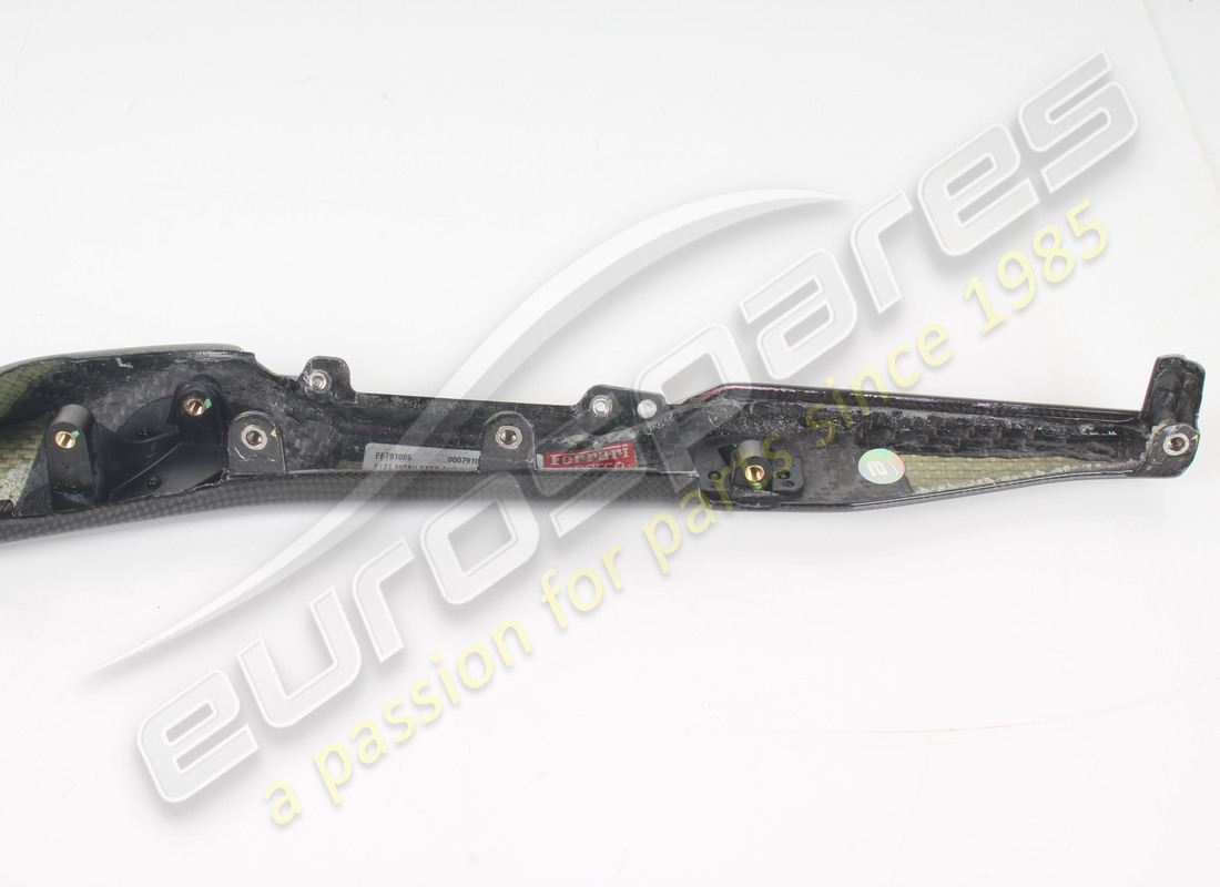 GEBRAUCHT FERRARI MOBILETTO ANT. SUP.DX CARBON. TEILENUMMER 791066 (6) gebraucht ferrari mobiletto ant. sup.dx carbon. teilenummer 791066 (6)