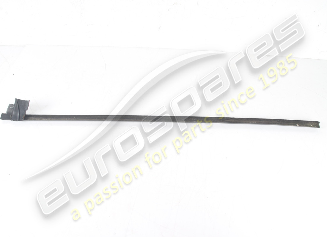 used maserati front rh window weather gask. part number 67820200 (1)