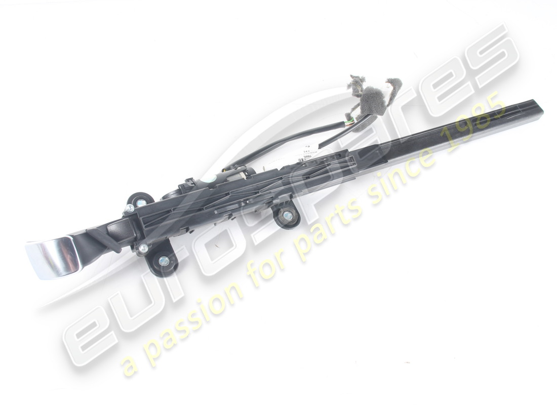 GEBRAUCHT Ferrari LINKS RIEMENVERLÄNGERUNG . TEILENUMMER 82251900 (1) GEBRAUCHT Ferrari LINKS RIEMENVERLÄNGERUNG . TEILENUMMER 82251900 (1)