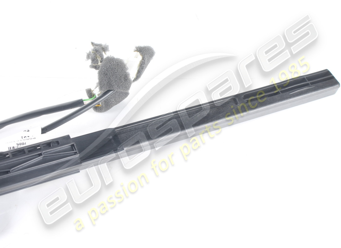 GEBRAUCHT FERRARI LINKS RIEMENVERLÄNGERUNG. TEILENUMMER 82251900 (3) gebraucht ferrari links riemenverlängerung. teilenummer 82251900 (3)